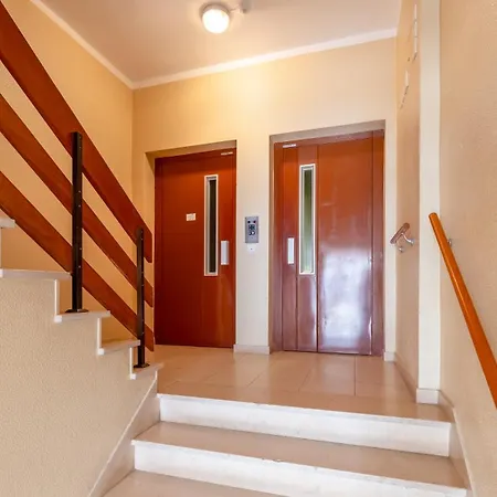 Summer Getaway 1br Flat Armacao Pera By Lovelystay Апартаменты *