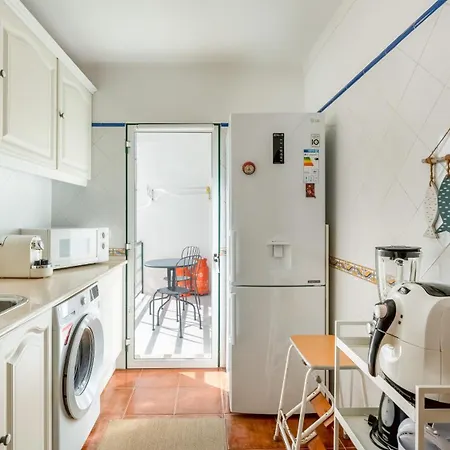 Summer Getaway 1br Flat Armacao Pera By Lovelystay Апартаменты *