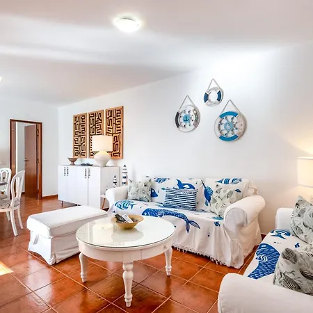 Апартаменты Summer Getaway 1br Flat Armacao Pera By Lovelystay Армасан-де-Пера