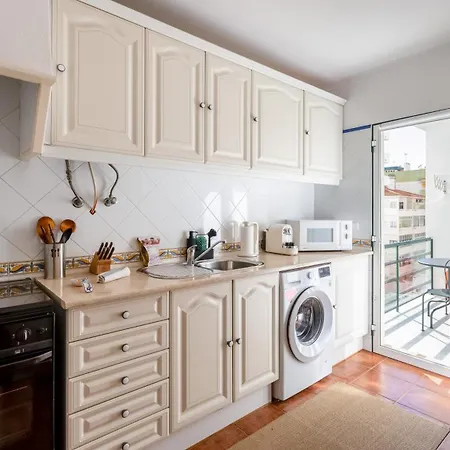 Summer Getaway 1br Flat Armacao Pera By Lovelystay * Armação de Pêra